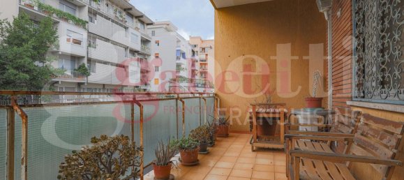 4 bedrooms Apartment in Rome, Italy No. 313743 21