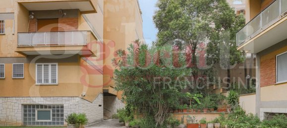 4 bedrooms Apartment in Rome, Italy No. 313743 24