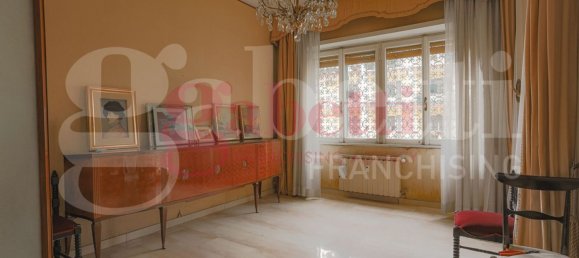4 bedrooms Apartment in Rome, Italy No. 313743 2