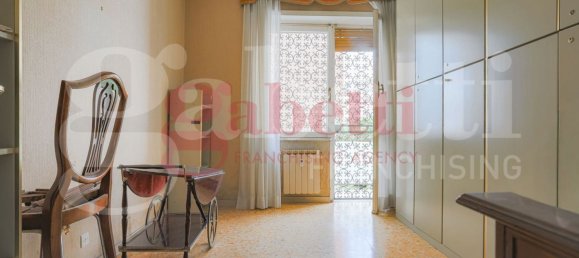 4 bedrooms Apartment in Rome, Italy No. 313743 15