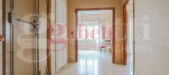 4 bedrooms Apartment in Rome, Italy No. 313743 9