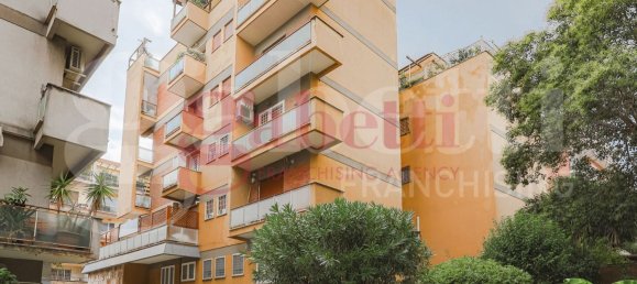 4 bedrooms Apartment in Rome, Italy No. 313743 25