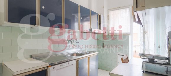 4 bedrooms Apartment in Rome, Italy No. 313743 10