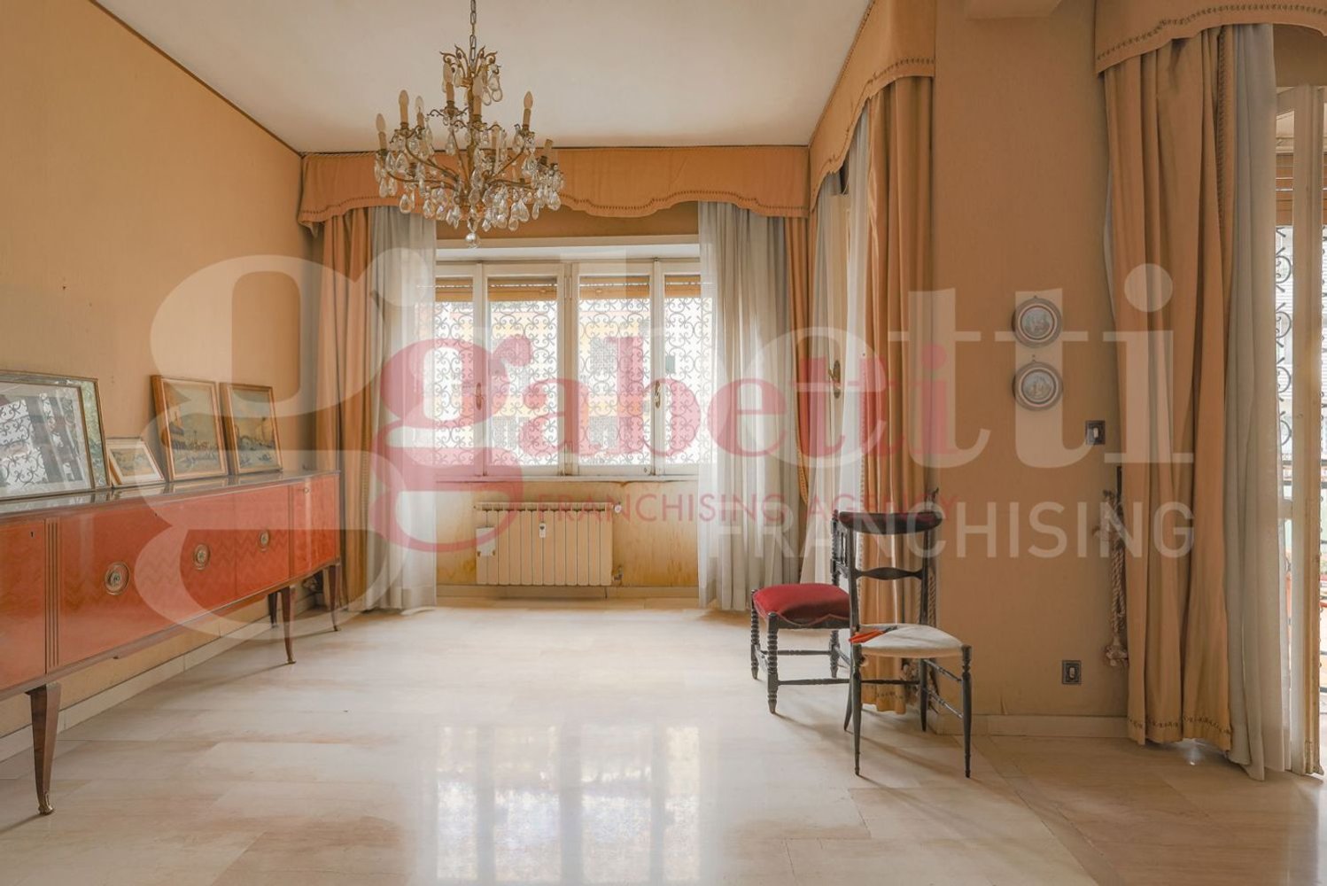4 bedrooms Apartment in Rome, Italy No. 313743