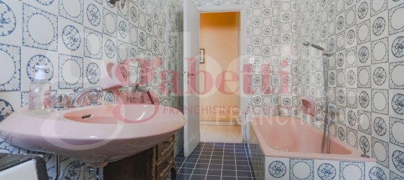 4 bedrooms Apartment in Rome, Italy No. 313743 14