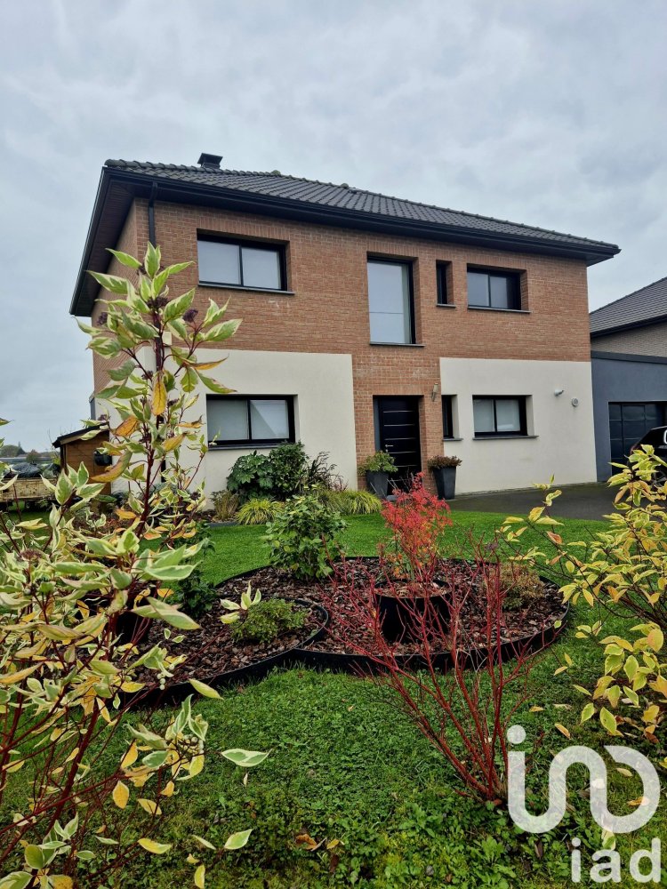 4 bedrooms House in Attiches, France No. 156277