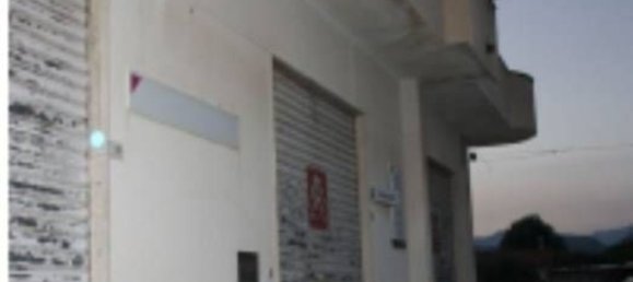 310m² Commercial property in Locri, Italy No. 341032 2