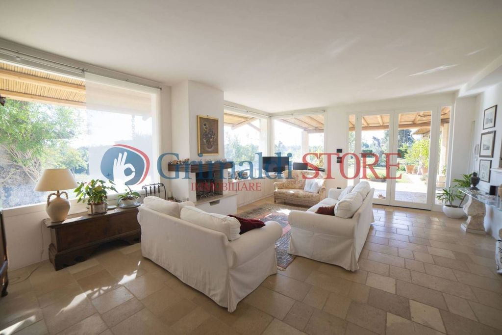 Villa T3 em Monteroni di Lecce, Italy N.º 313954
