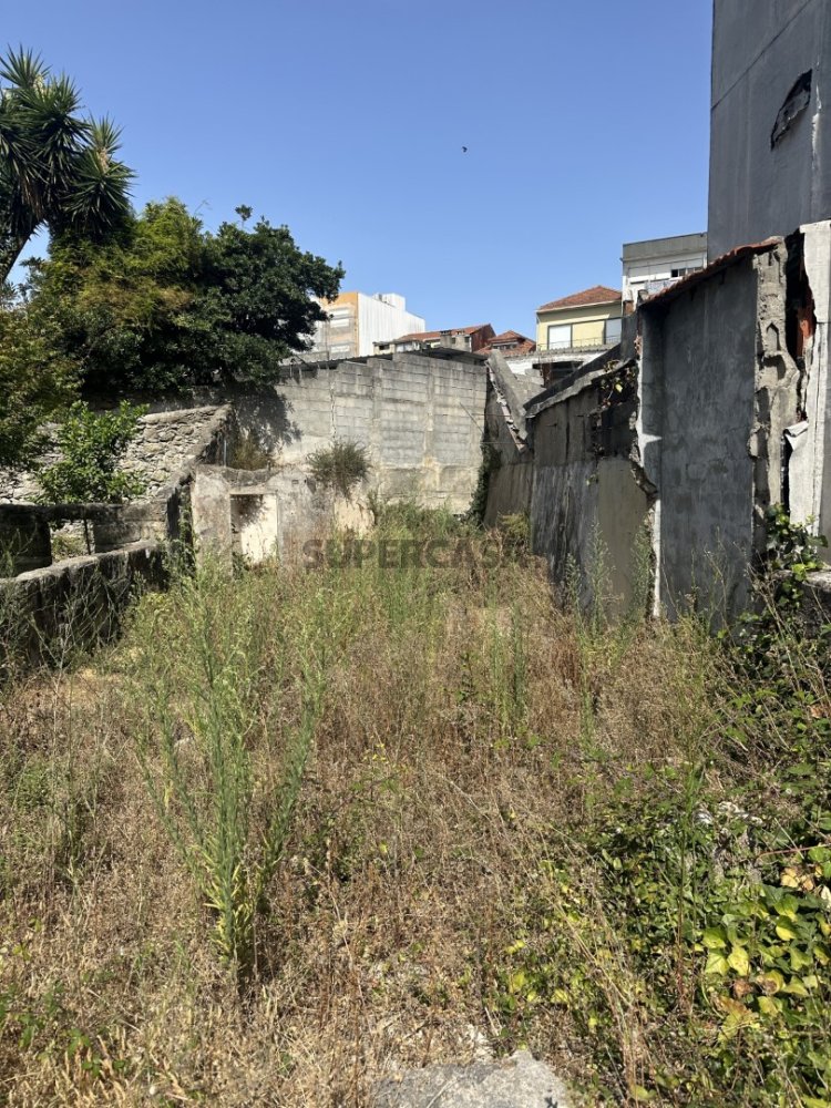 201m² Land in Porto, Portugal No. 287521