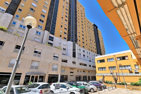 2 bedrooms Apartment in Lisbon, Portugal No. 223101