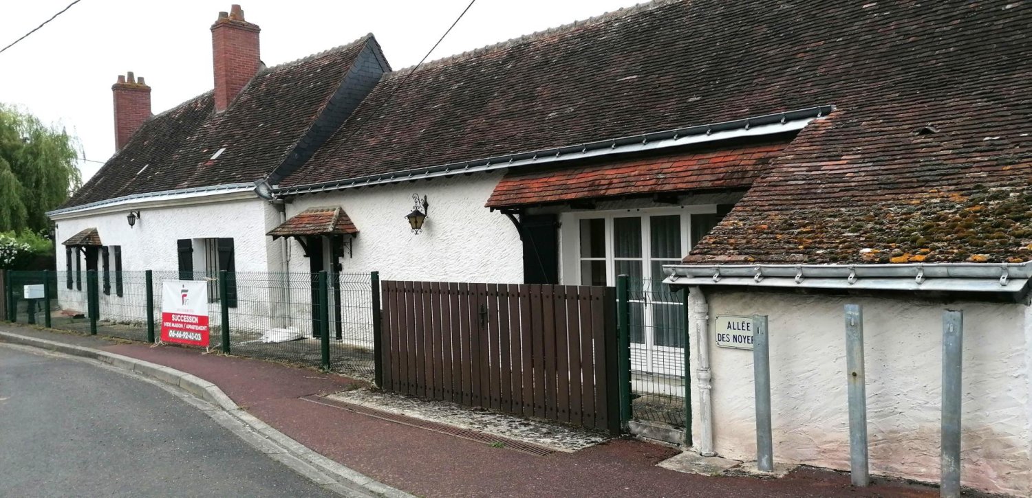 3 Schlafzimmer Haus in Neuvy-le-Roi, France, Nr. 63245