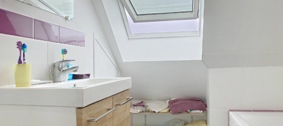 4 Schlafzimmer Haus in Inzinzac-Lochrist, France, Nr. 203591 5