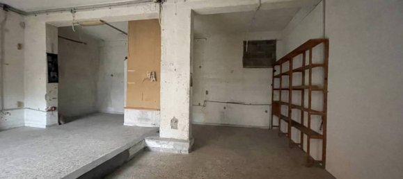 1 room Commercial property in San Giorgio a Cremano, Italy No. 24730 8