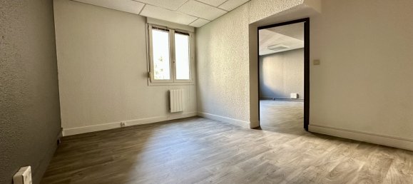2 rooms Commercial property in Clermont-Ferrand, France No. 355842 5