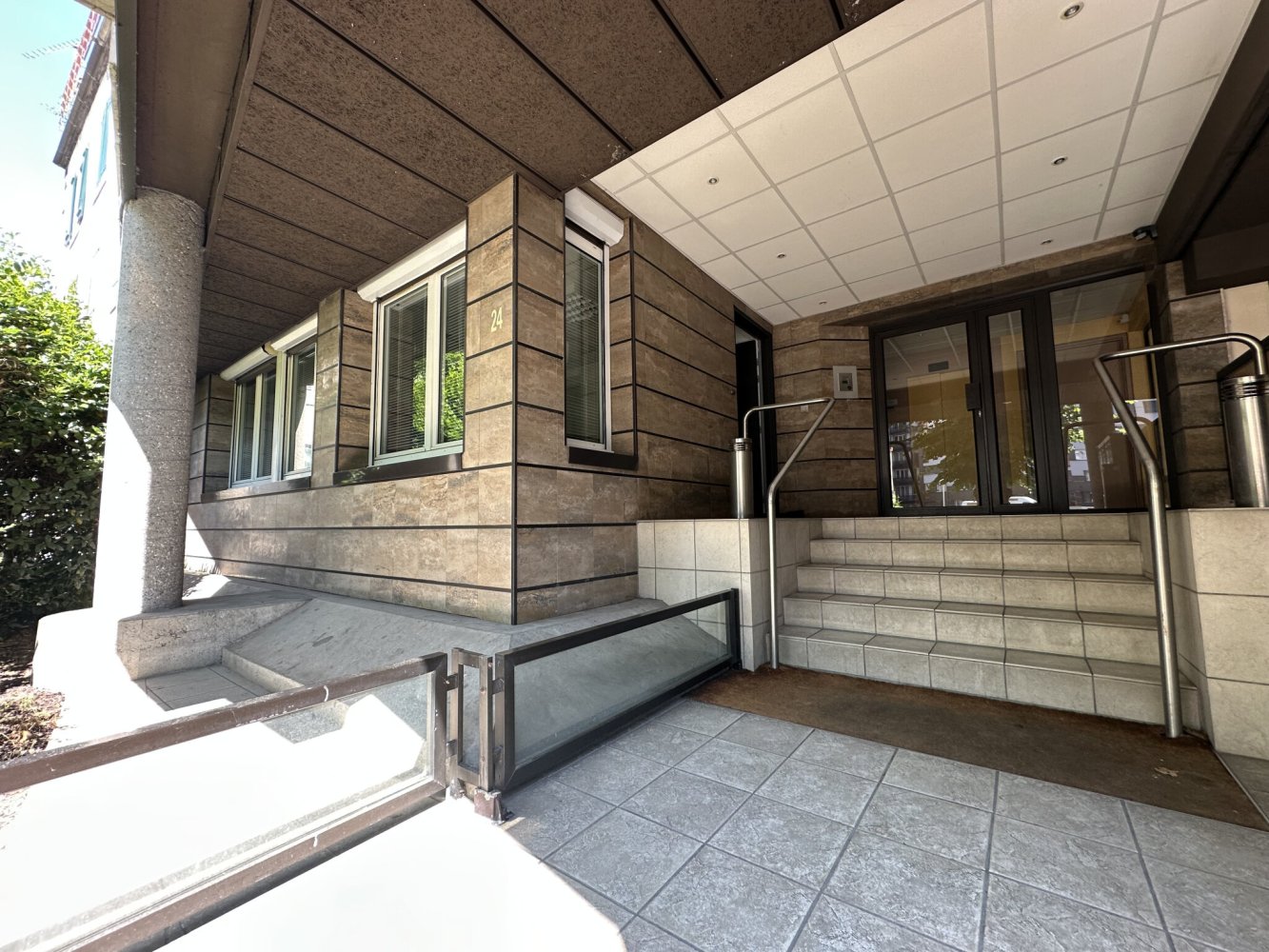 2 rooms Commercial property in Clermont-Ferrand, France No. 355842