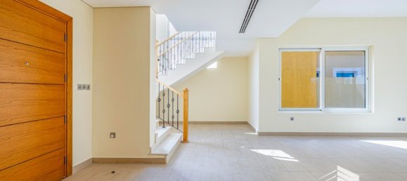 Вилла с 4 спальнями в Jumeirah Park, ОАЭ № 18925 27