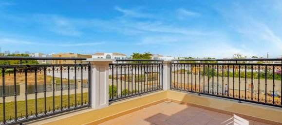 Вилла с 4 спальнями в Jumeirah Park, ОАЭ № 18925 25