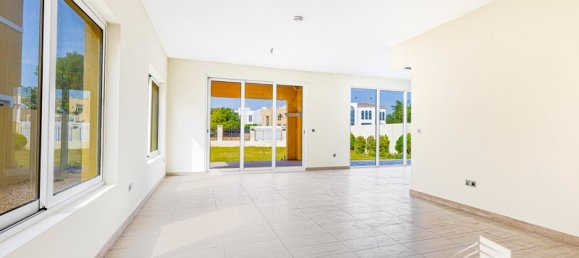 Вилла с 4 спальнями в Jumeirah Park, ОАЭ № 18925 4