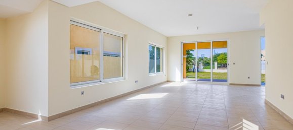 Вилла с 4 спальнями в Jumeirah Park, ОАЭ № 18925 3