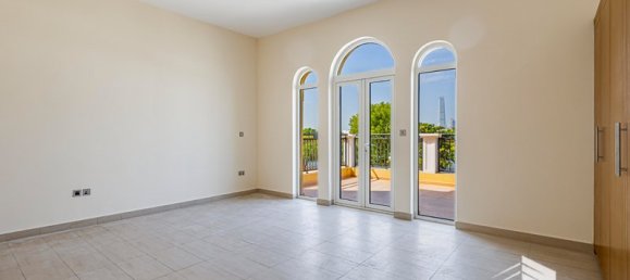 Вилла с 4 спальнями в Jumeirah Park, ОАЭ № 18925 9