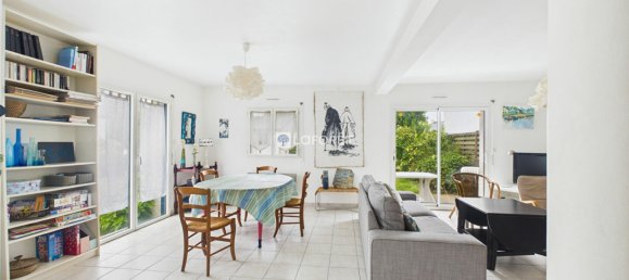 3 bedrooms House in Guilvinec, France No. 359031 2