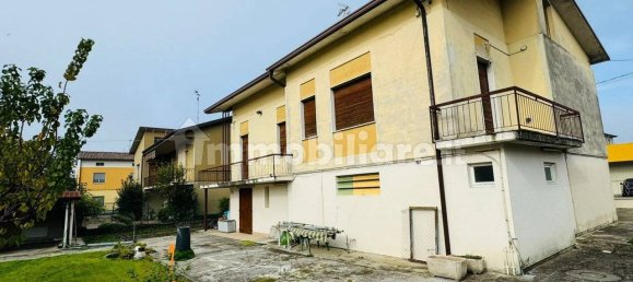 3 bedrooms Villa in Calvisano, Italy No. 80710 2