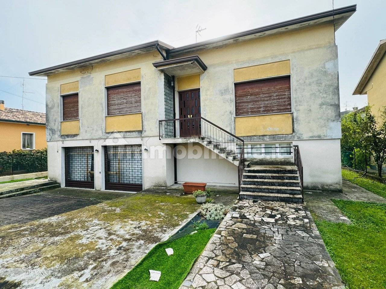 3 bedrooms Villa in Calvisano, Italy No. 80710