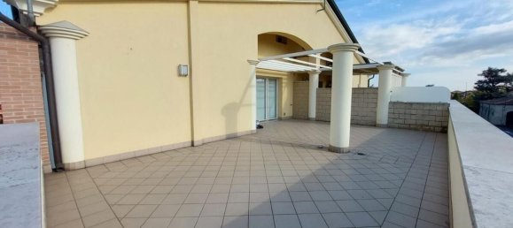 3 rooms Penthouse in Oppeano, Italy No. 172755 3