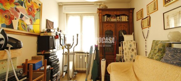 4 rooms Apartment in Cologno Monzese, Italy No. 268880 10