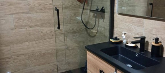 2 bedrooms Apartment in Montreuil, France No. 328034 10