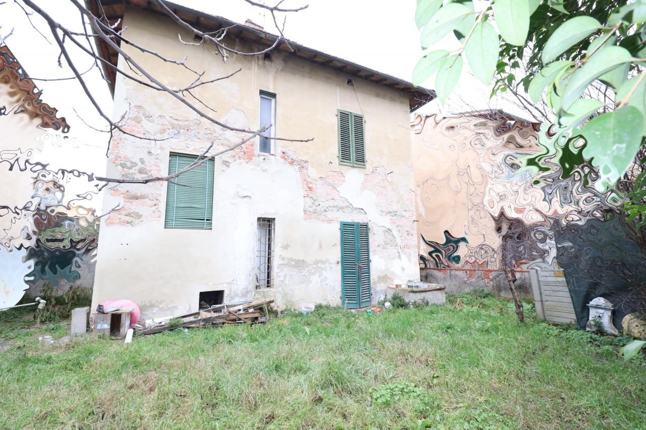 5 rooms Villa in Montevarchi, Italy No. 235615