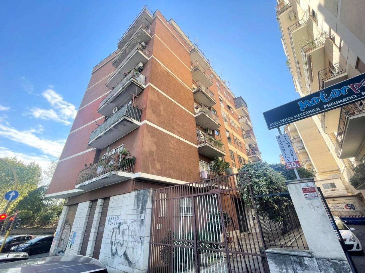 3-salle Appartement à Rome, Italy No. 33317