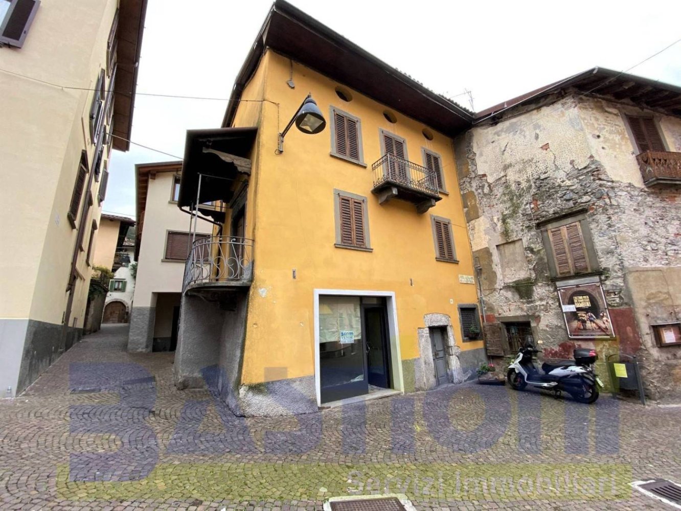 Коммерческая недвижимость с 1 комнатой в Ардезьо, Италия № 76566