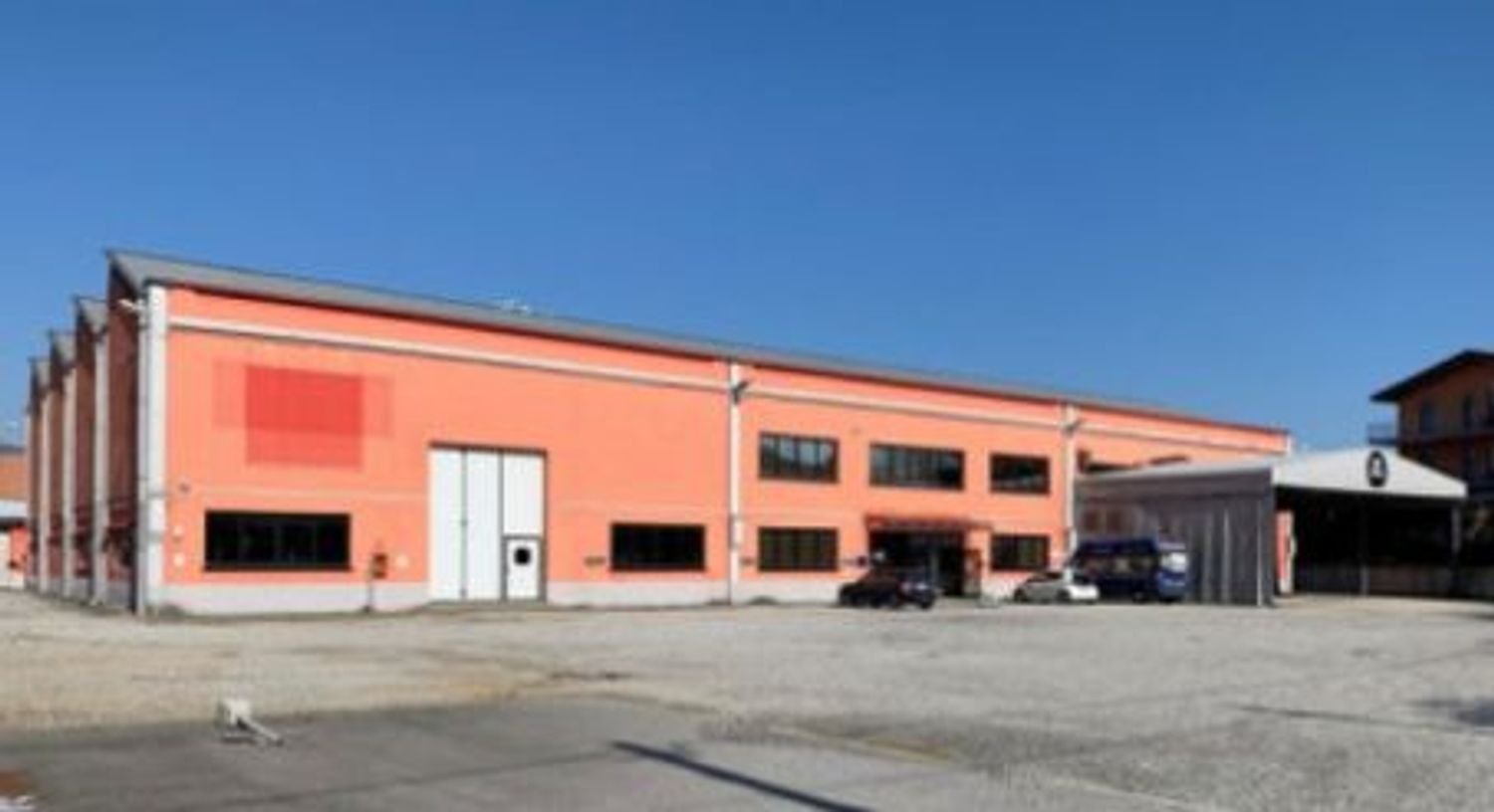 Lagerhaus in Arcisate, Italy 3572m², Nr. 102049