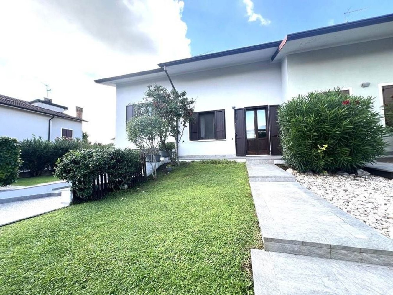 6 bedrooms Villa in Porto Mantovano, Italy No. 397629