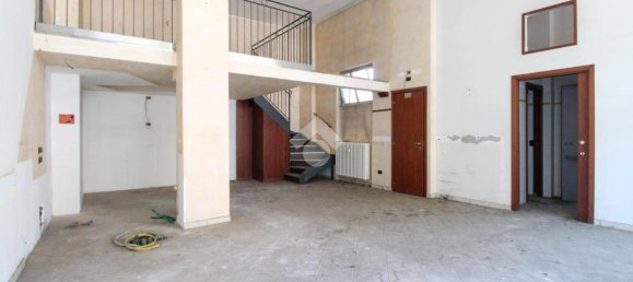 5-Zimmer Gewerbliche Immobilie in Ponte San Pietro, Italy, Nr. 231325 6