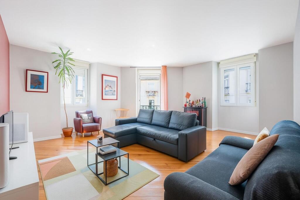 4 bedrooms Apartment in Lisbon, Portugal No. 194330