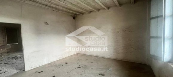 3 bedrooms House in Caravaggio, Italy No. 266866 4