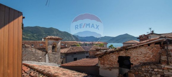 Квартира с 2 комнатами в Изео, Италия № 271903 12