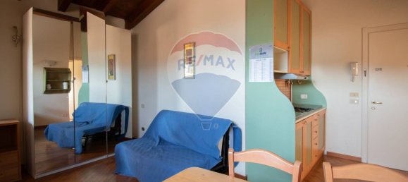 Квартира с 2 комнатами в Изео, Италия № 271903 4