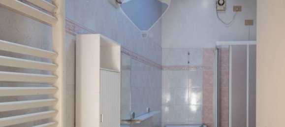 Квартира с 2 комнатами в Изео, Италия № 271903 13