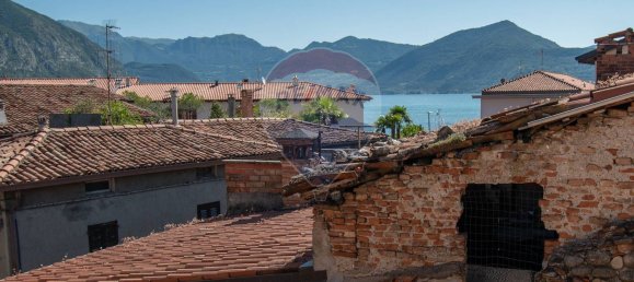 Квартира с 2 комнатами в Изео, Италия № 271903 2