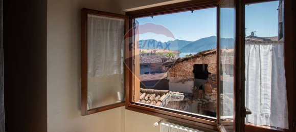 Квартира с 2 комнатами в Изео, Италия № 271903 11