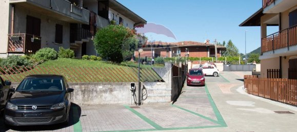 Квартира с 2 комнатами в Изео, Италия № 271903 17