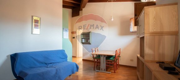 Квартира с 2 комнатами в Изео, Италия № 271903 3