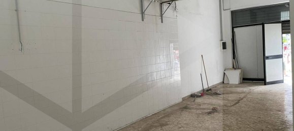 2 rooms Commercial property in Bari, Italy No. 24762 6