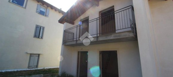 Villa de 2 dormitorios en Ranica, Italy No. 161987 2