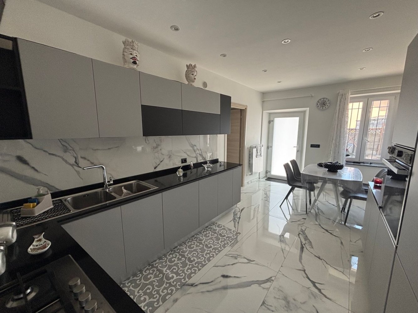 5 chambres Maison à Pezzana, Italy No. 400970