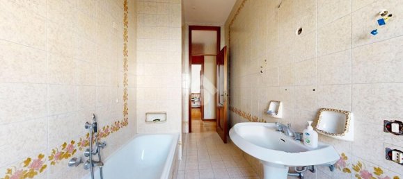 4 bedrooms Apartment in Vicenza, Italy No. 335521 16