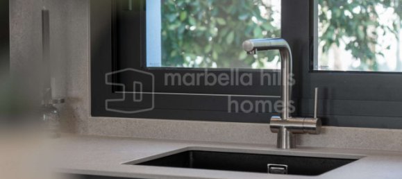 5 bedrooms Villa in Marbella, Spain No. 101369 18